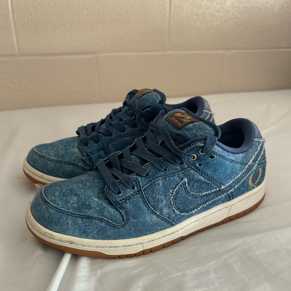 NIKE DUNK LOW SB DENIM TRD QS EAST VS WEST (RARE)